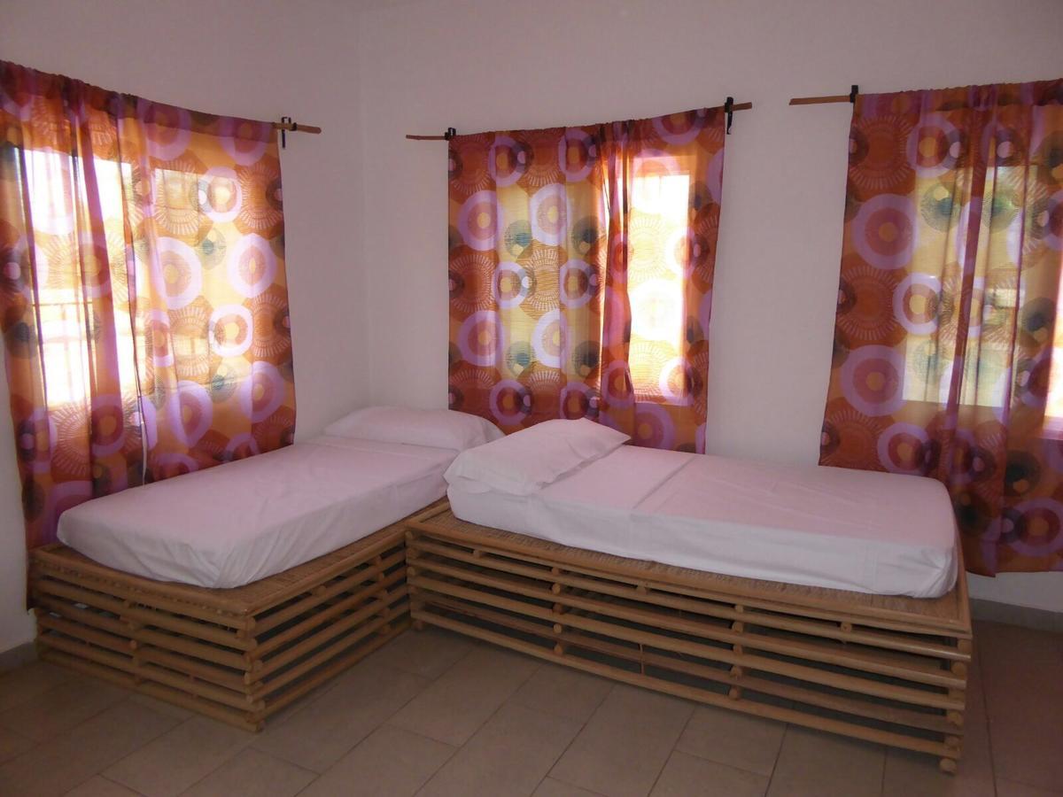 Sarawally Guesthouse Ampaya Экстерьер фото