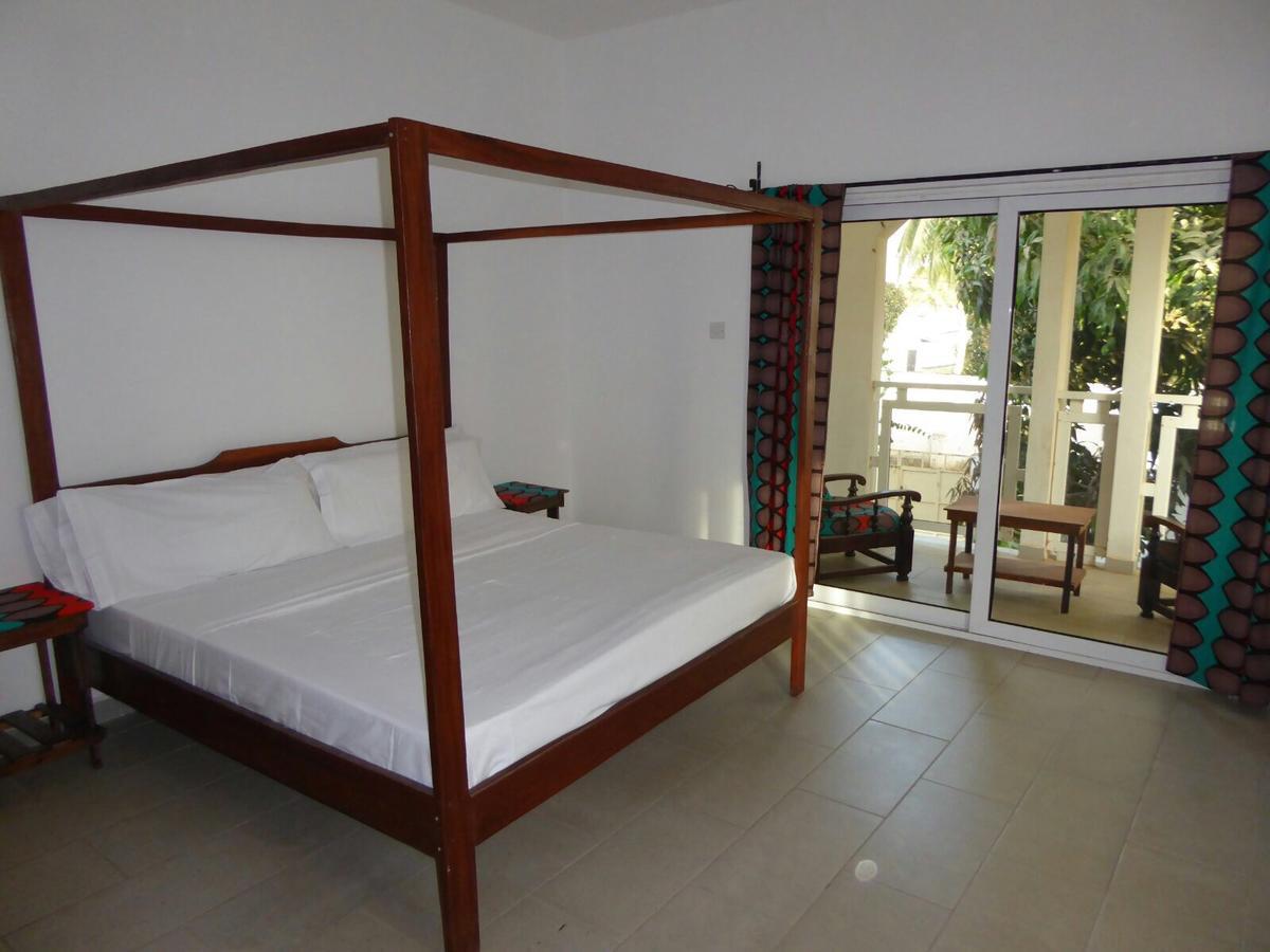 Sarawally Guesthouse Ampaya Экстерьер фото