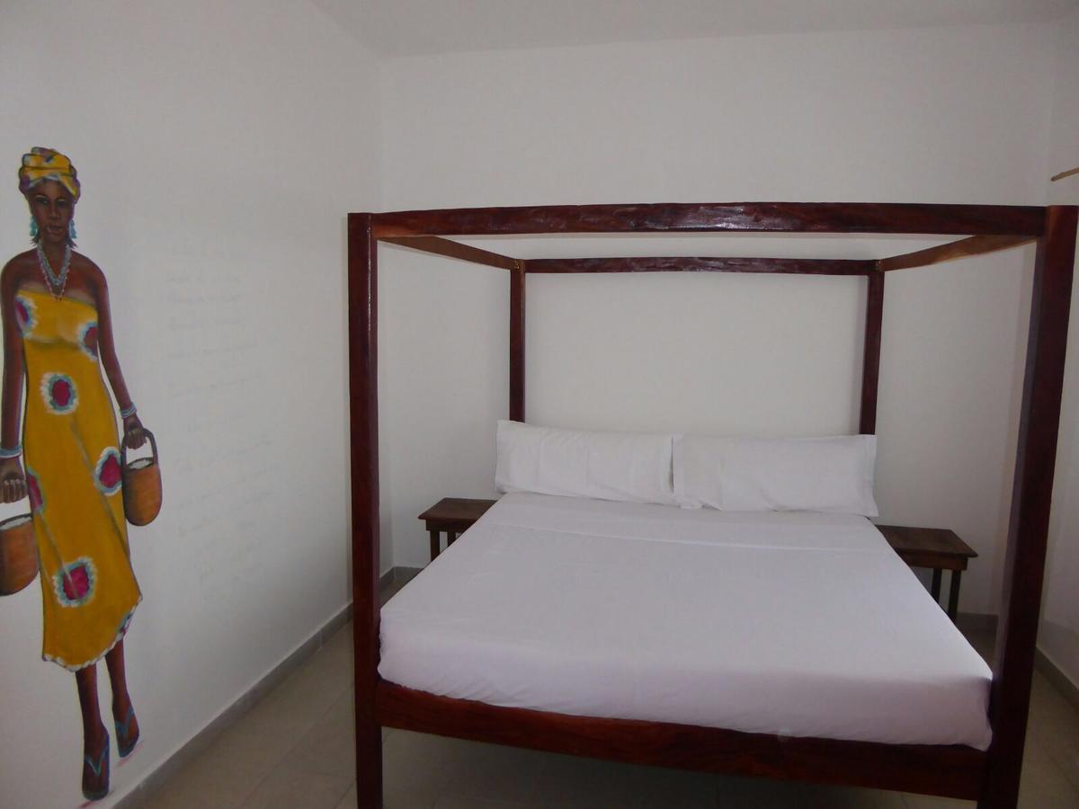 Sarawally Guesthouse Ampaya Экстерьер фото