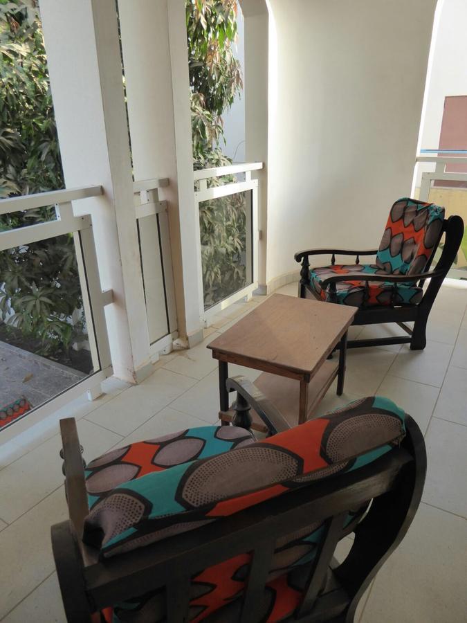 Sarawally Guesthouse Ampaya Экстерьер фото