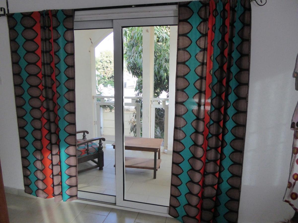 Sarawally Guesthouse Ampaya Экстерьер фото