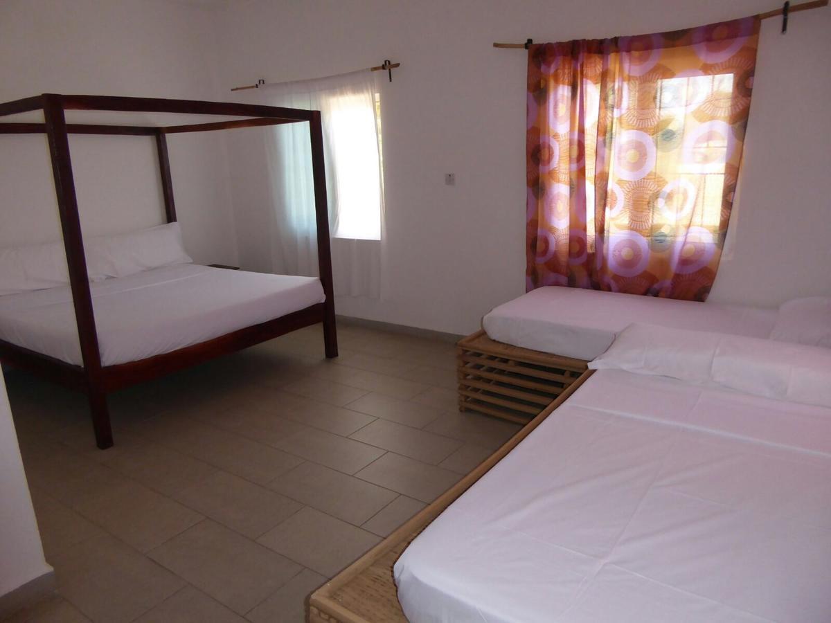 Sarawally Guesthouse Ampaya Экстерьер фото