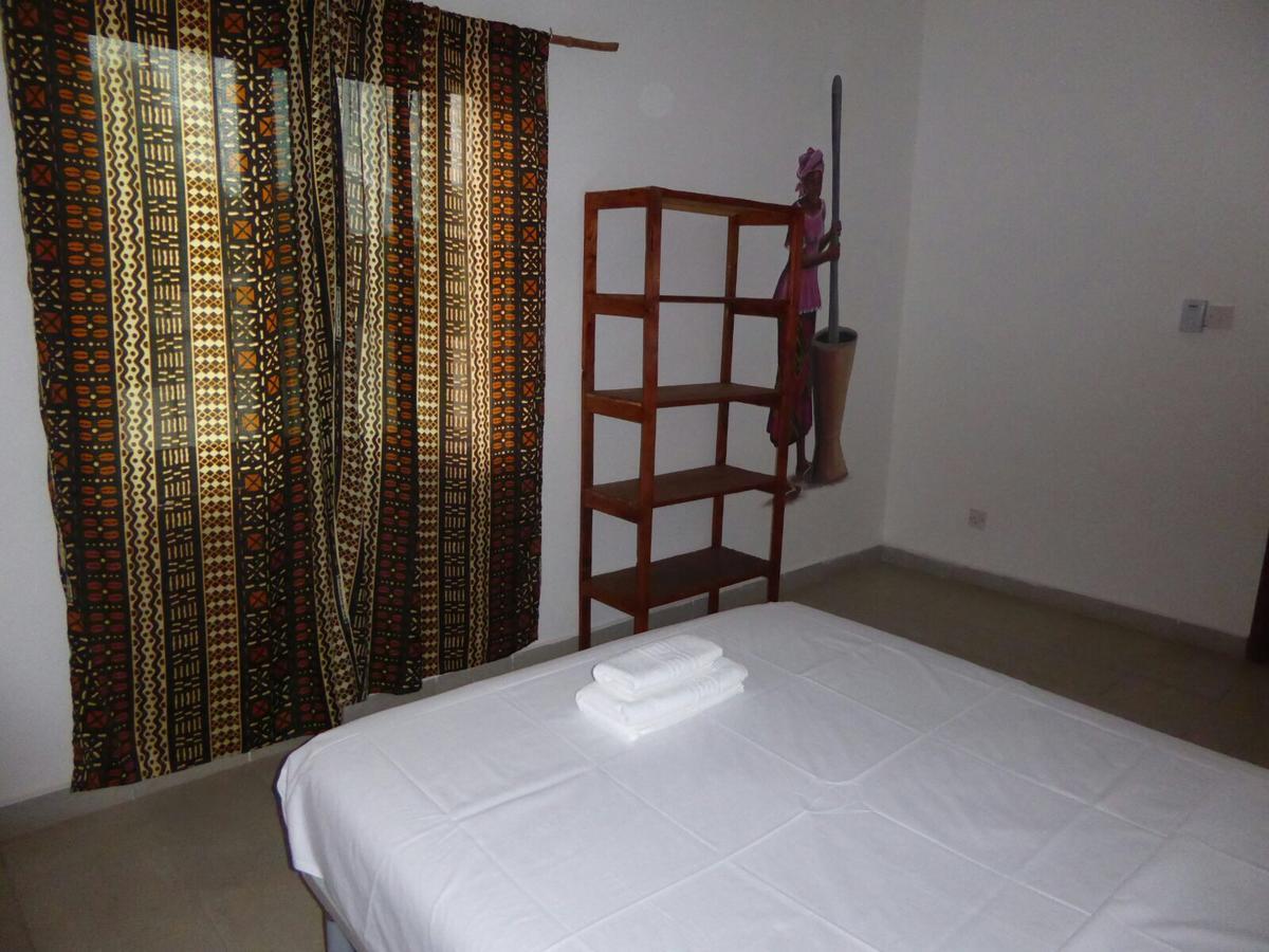 Sarawally Guesthouse Ampaya Экстерьер фото